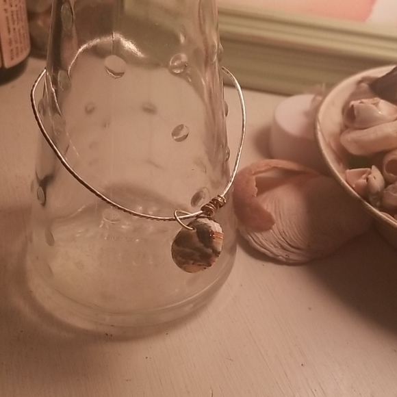 Handmade Shell Bangle - Picture 2 of 4